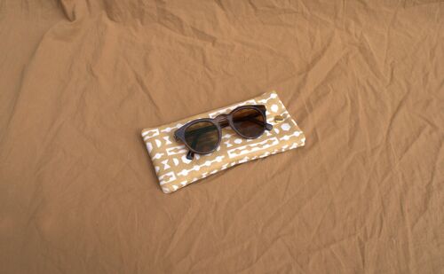 Glasses/Sunglasses case in Oatmeal Fairford print