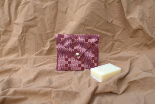 Soap pouch in Burgundy Quenington print