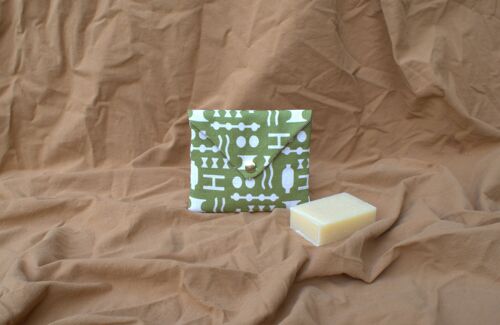 Soap pouch in Olive Lechlade print