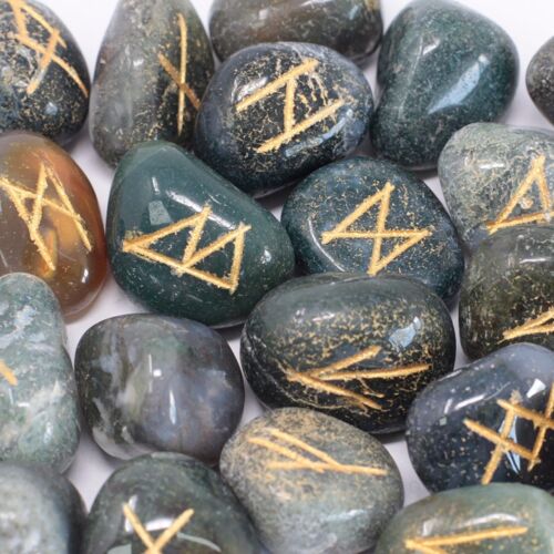 Rune-46 - Runes Stone Set in Pouch - Moss Agate - Sold in 1x unit/s per outer
