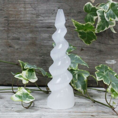 SelT-09 - Selenite Spiral Unicorn Horn Tower - 15 cm - Sold in 1x unit/s per outer