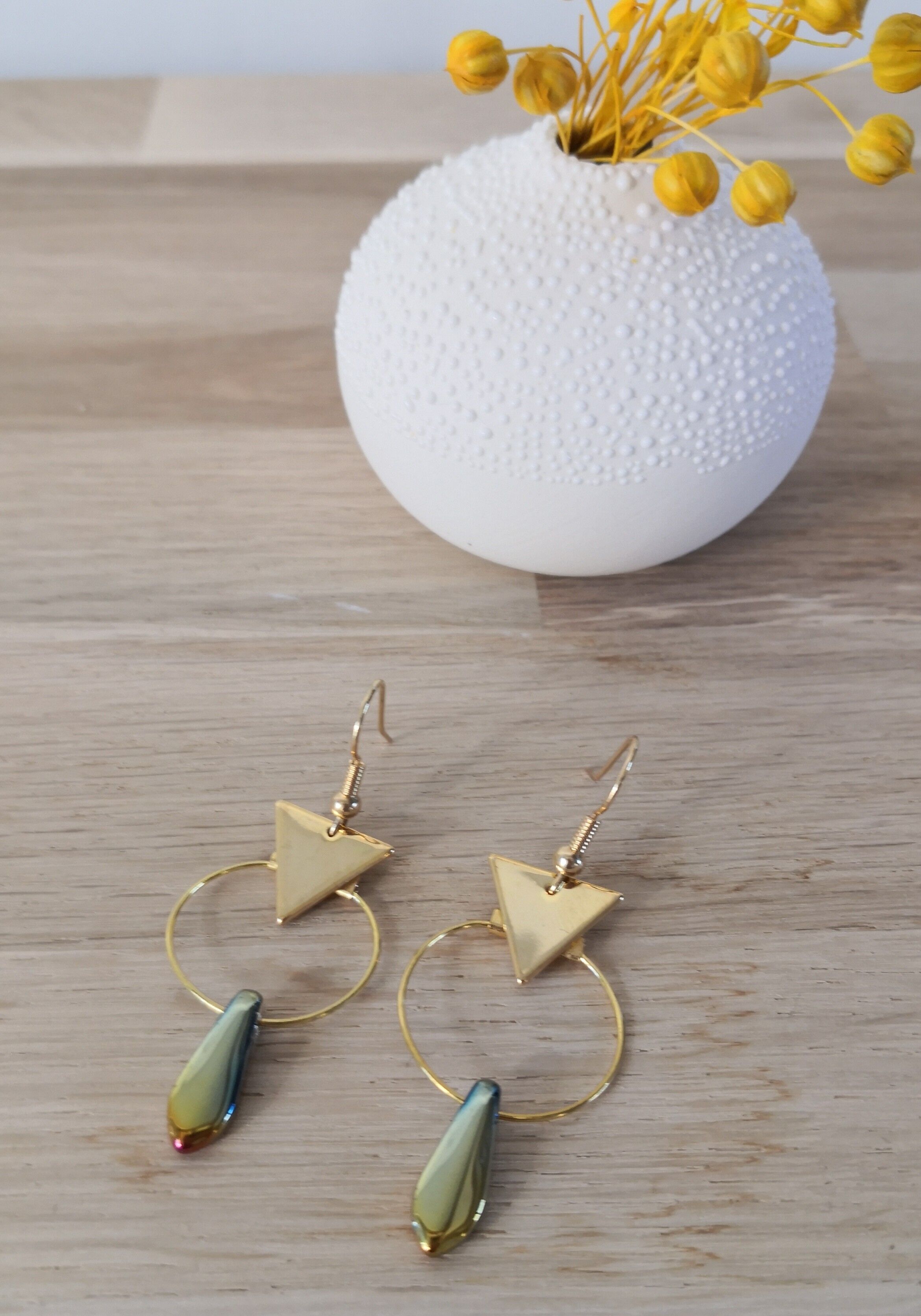 Gaby-Ohrringe, tropfengrafischer Geist. schillernde Kollektion