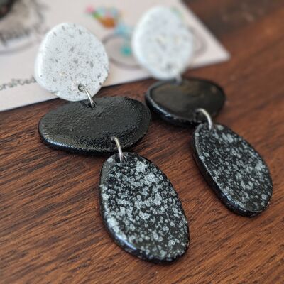 Pendientes moteados, pendientes negros, blancos y plateados, pendientes minimal