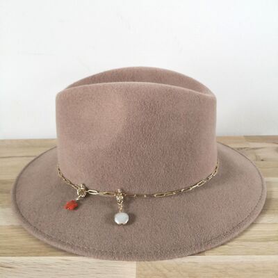 Cappello in feltro a forma di FEDORA, cappello da donna con la sua catena gioiello, feltro 100% lana. Cappello alla moda, Collezione Inverno. Cammello