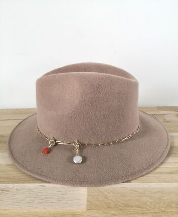 Chapeau en feutre forme FEDORA, chapeau femme avec sa chaine bijou, 100%  feutre de laine. Chapeau mode , Collection Hiver. Camel