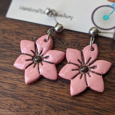 Dusty pink flower earrings