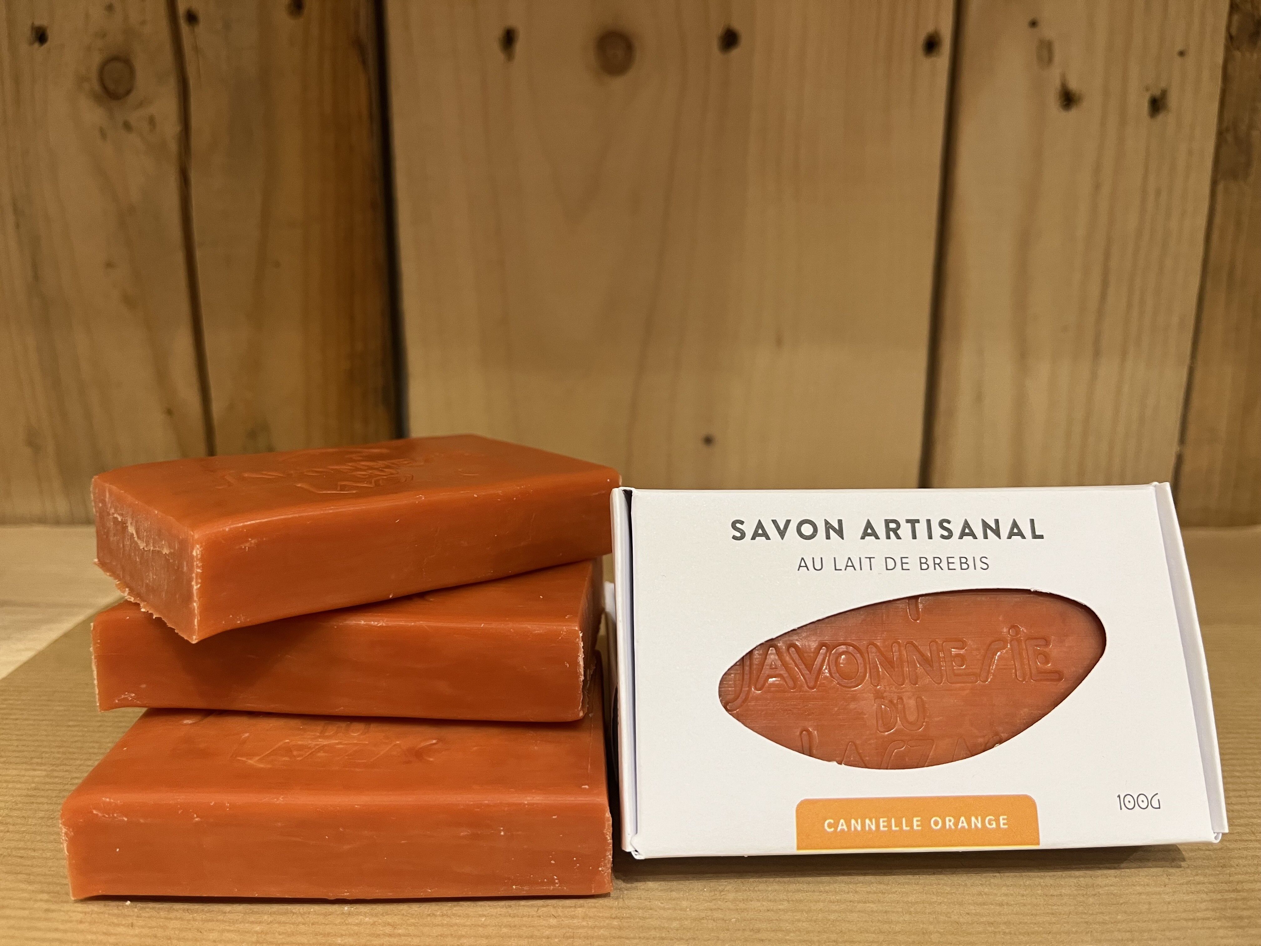 Sapone al latte di pecora all'arancia e cannella