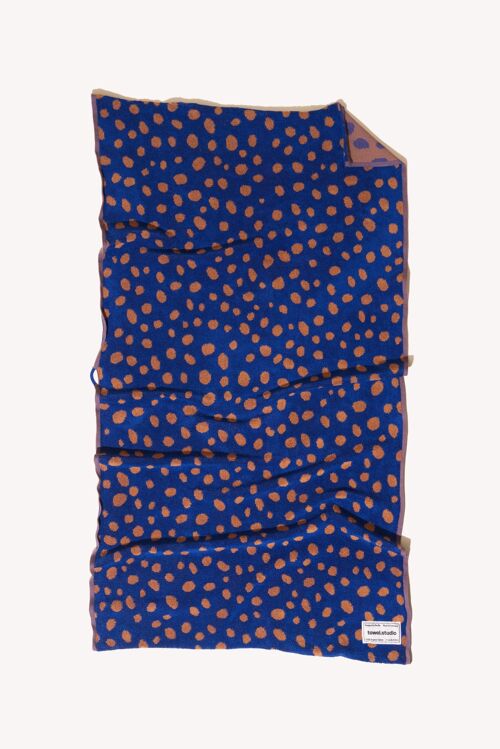 Pebbles Bath Towel | Azure & Chestnut
