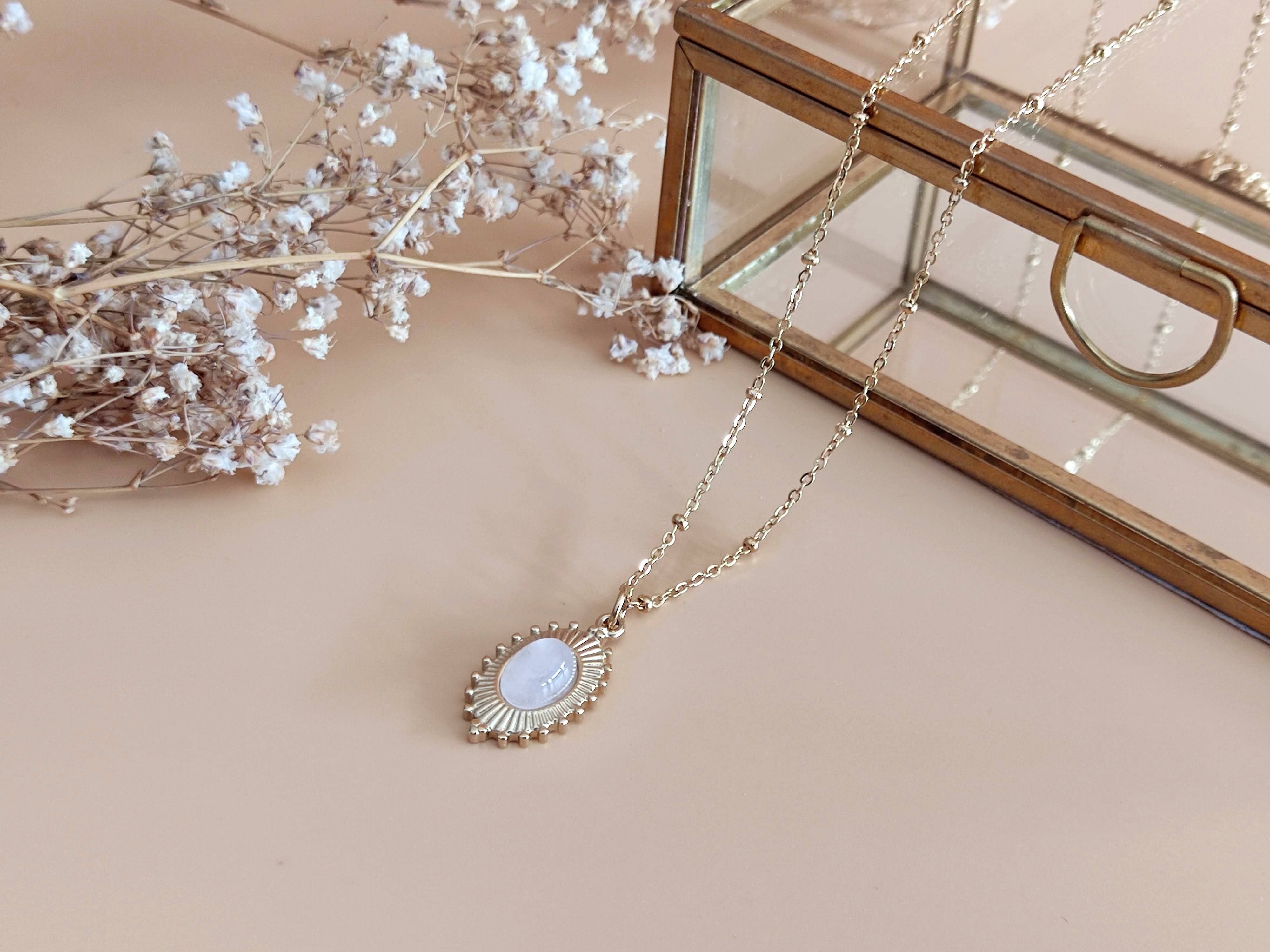 Die leidenschaftliche Halskette mit Rosenquarzanhänger