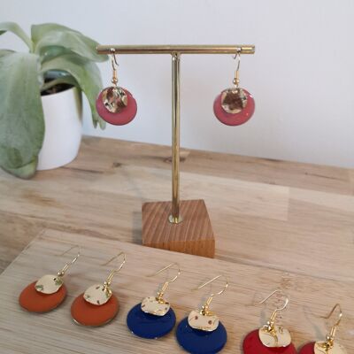 Set of 4 pairs of colored earrings. Christmas box.