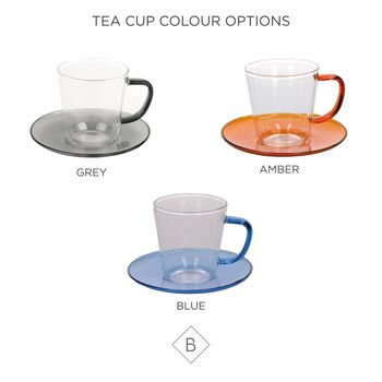 Tasse à thé et soucoupe en verre coloré 3