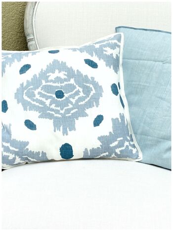 COUSSIN IKAT BLEU 8