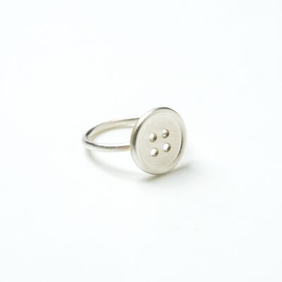 Button ring