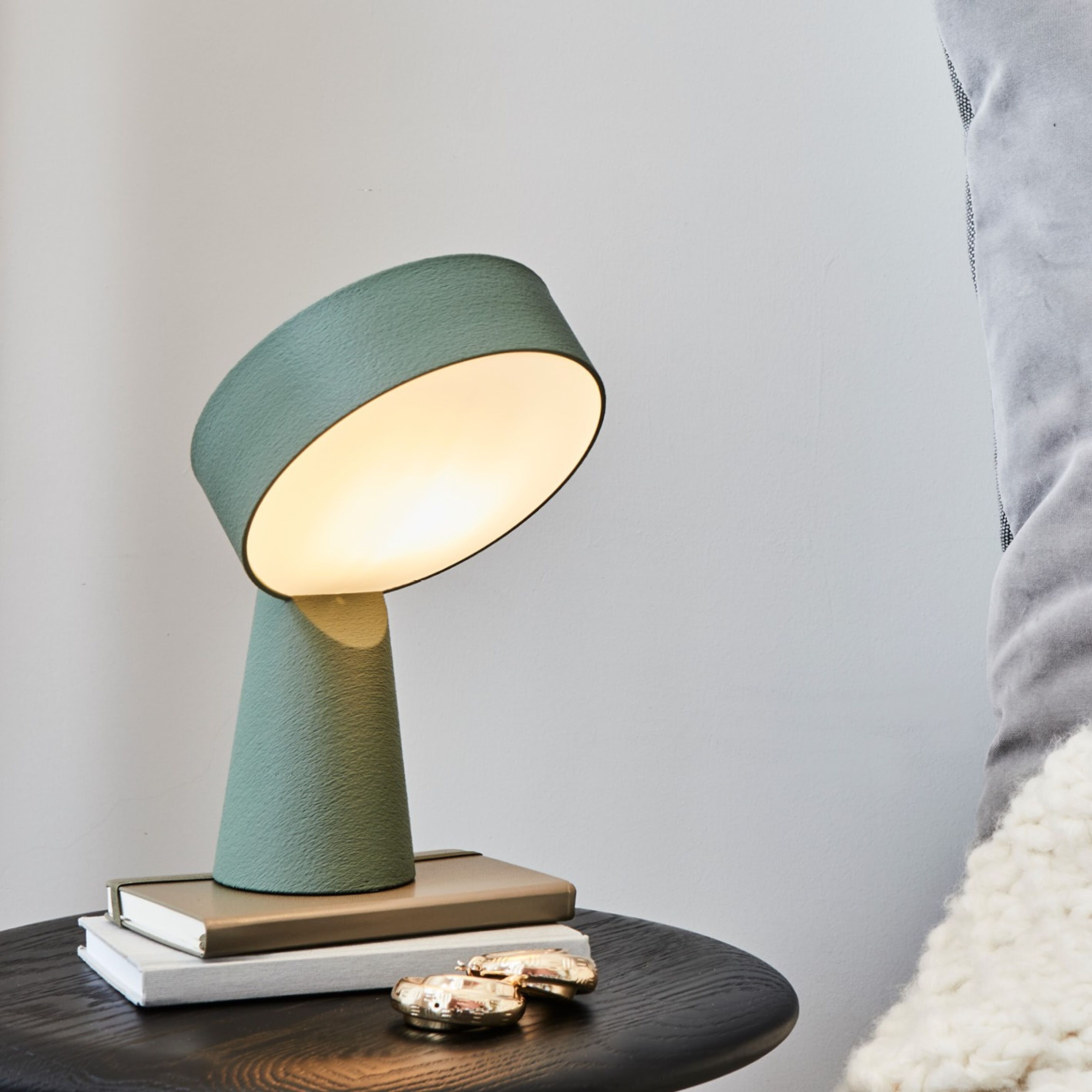 Buy wholesale Lupo table lamp, recycled materials, dimmable led lamp, 6  colors, 4 cable colors, cozy light, ambience, recyclable, climate  neutral, autumn, winter