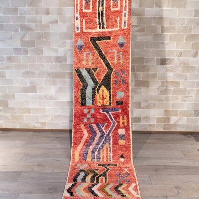 MOROCCAN VINTAGE BOUJAD CARPET RUNNER - STABLE IN THE WOODS - 300 x 70 cm