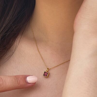 Juno Necklace Gold - Ruby Red