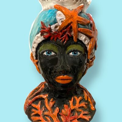 Testa di Moro in ceramica eseguita e dipinta a mano