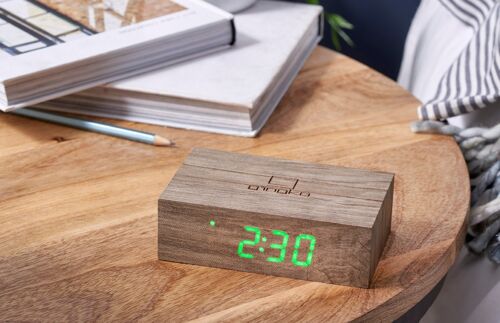 Flip Cilck Clock          (UK Award Winner)  Ash wood efect