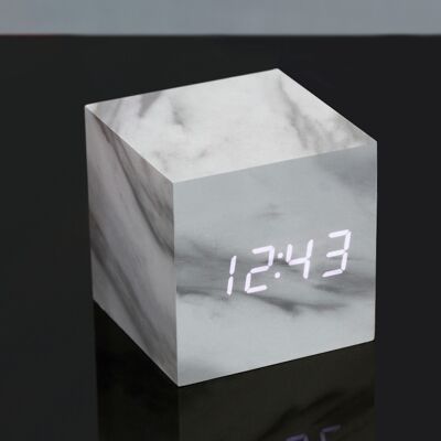Wooden Cube Click Clock (il nostro classico orologio a cubo originale, il prodotto più venduto nel nostro catalogo dal 2011) Marmo / LED bianco