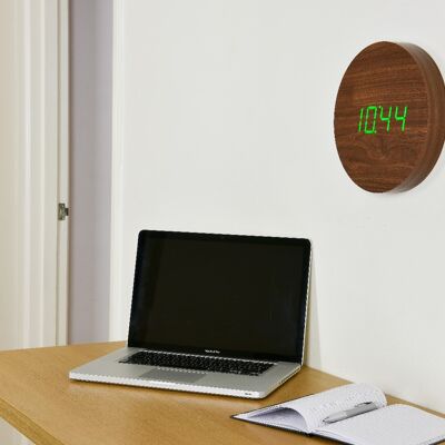 Wall Click Clock Walnut / Green LED