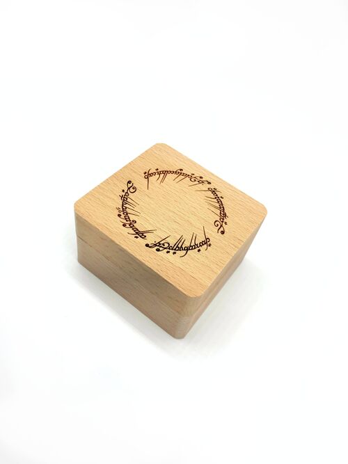 Beech authomatic little music box. Lord of the rings