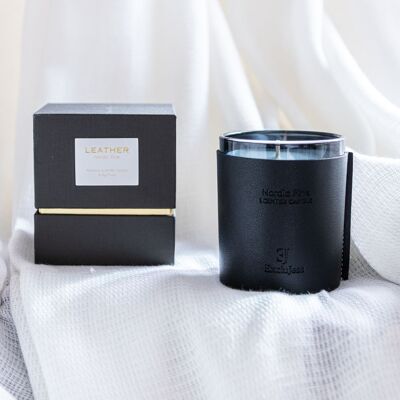 vela perfumada de cuero negro pino nórdico