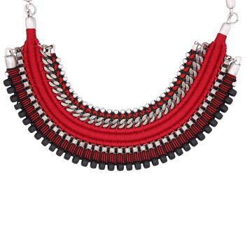 Collier tendance rouge et noir ÚTICA orné de perles et de chaînes 2