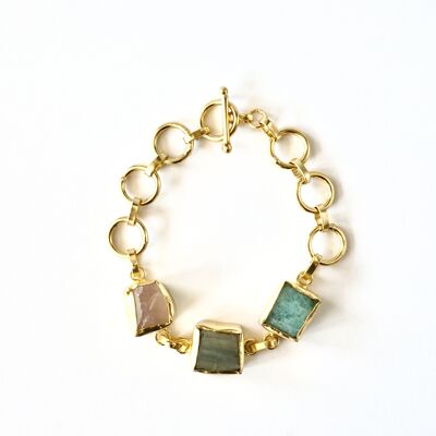 Pulsera de piedras naturales. Bisutería, brazalete, moda. Dorado. Bisutería. Primavera.  hecho a mano. Bodas, invitadas.