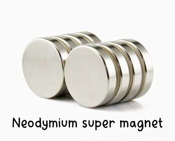 DIY, Kühlschrank Magnete aus Kronkorken Stockfotografie - Alamy