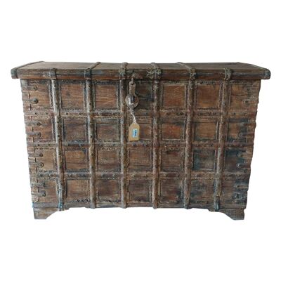 Handcrafted finish trunk reference: 23863