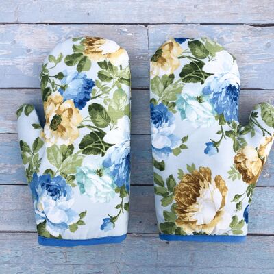 Oven mitts in floral yellow and blue roses pattern Set of 2