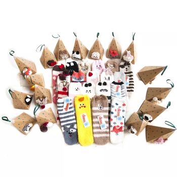 Chaussettes d'hiver épaisses et moelleuses dans une belle boîte de Noël | taille unique | chaussettes tricotées | cadeau de noel | livraison garantie avant le 21 novembre 1