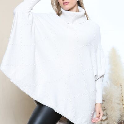 Pull beige motif losanges bords effilochés chauve-souris