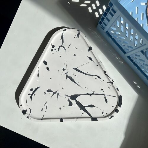 Triangular Splatter Tray - White & Black