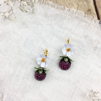 BOTANICA, boucles longues/Framboise/Oreilles percées (Dormeuse)