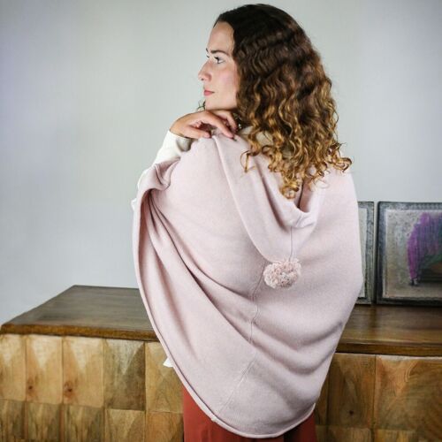 Poncho à capuche rose poudre en laine et cachemire