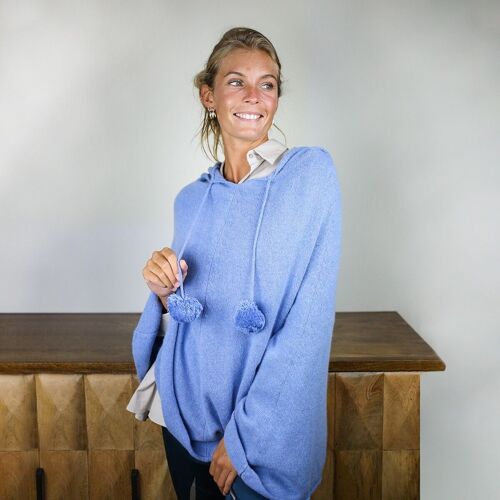 Poncho à capuche bleu pastel en laine et cachemire
