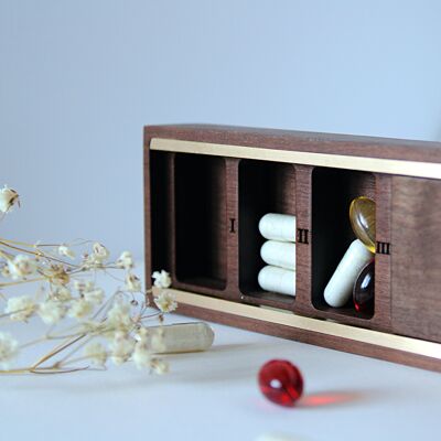 Tägliche Pillendose aus Holz, große Pillendose, wöchentliche Pillendose, Pillenorganisator, personalisiertes Geschenk aus Holz