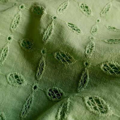 Tissu broderie inglese motivo petits croisillons coloris auge - Lindsay-22
