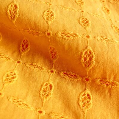 Tissu bordado inglés motivo petits croisillons coloris soleil - Lindsay-22