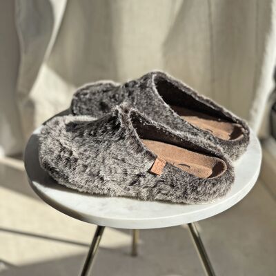 Dizzy slippers in gray textile