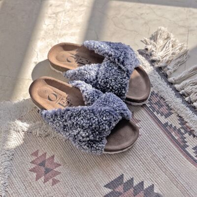 Lazy slippers in blue textile