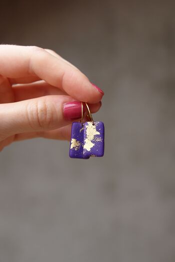 Boucles d'oreilles en pâte polymère, carré bleu violet x feuille d'or 2