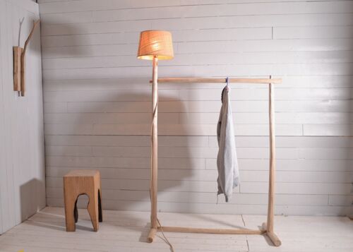 Portant vêtements et lampadaire en bois bohème, fait main