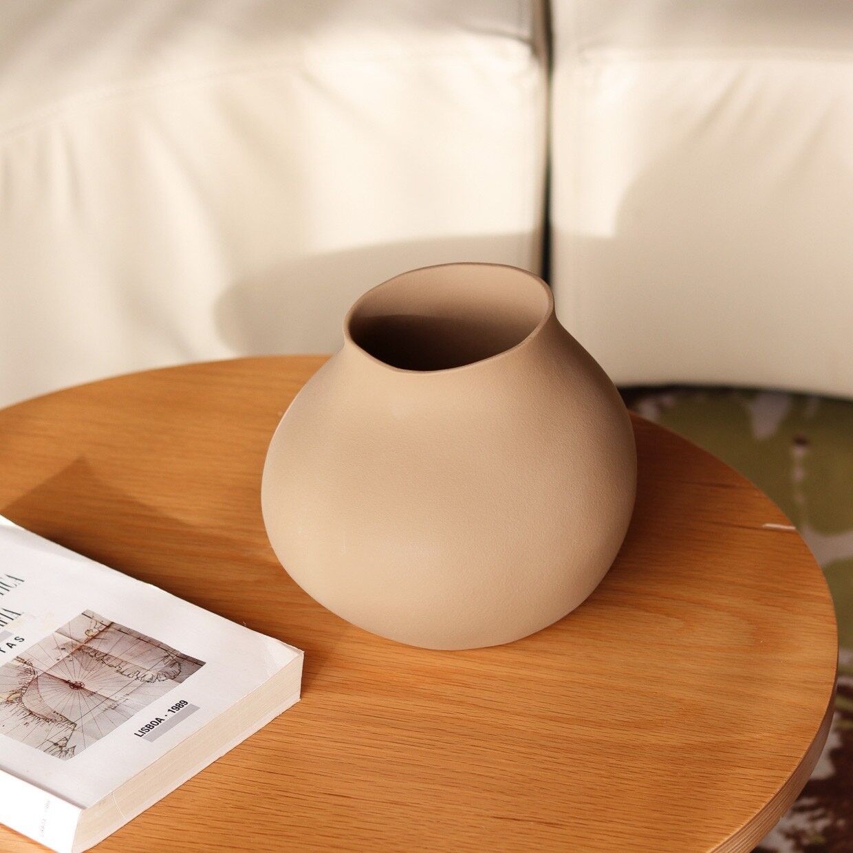 Centia Kleine schmutzige beige Vase