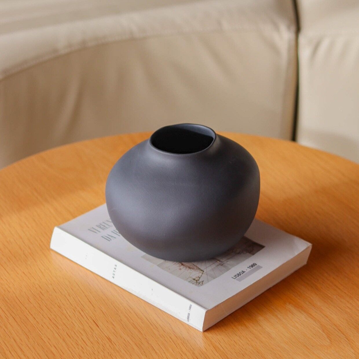 Centia kleine schwarze Vase