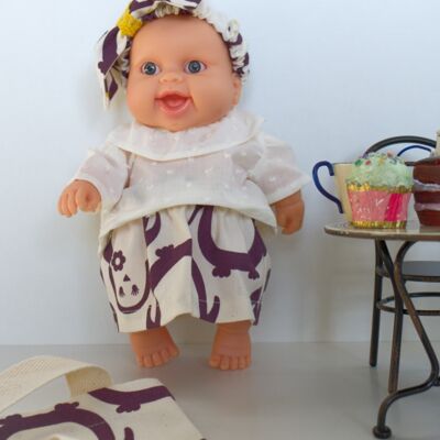 Muñeca Peque Europea de 21cm y su ropa confeccionada en algodón 100%