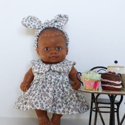 Muñeca Peque Africana de 21cm y su ropa confeccionada con gaza de algodón orgánico