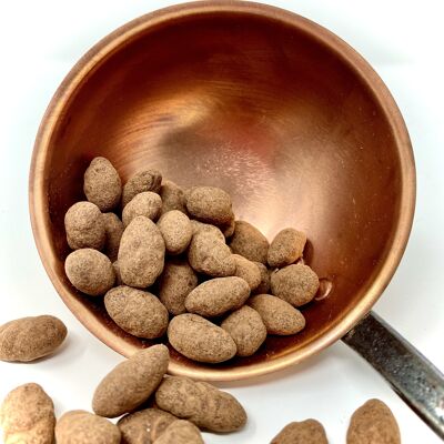 Cocoa chocolate almonds (bulk 1 Kg)