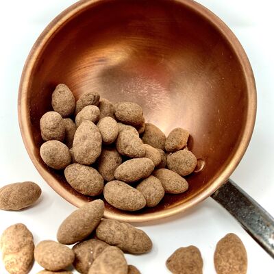 Cocoa chocolate almonds (bulk 1 Kg)
